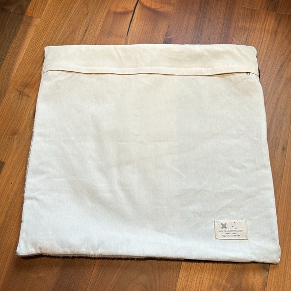 Sien + Co Wool Throw Pillow Cover / Black + White 22 x 22 - Picture 3 of 3